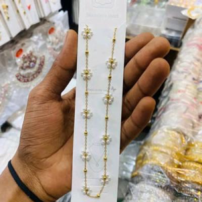 Stylish Pearl Chain